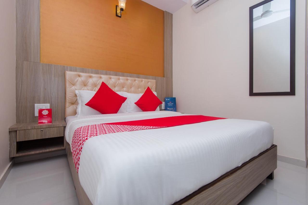 Oyo 14056 Golden Arch Hotel Мумбай Екстериор снимка