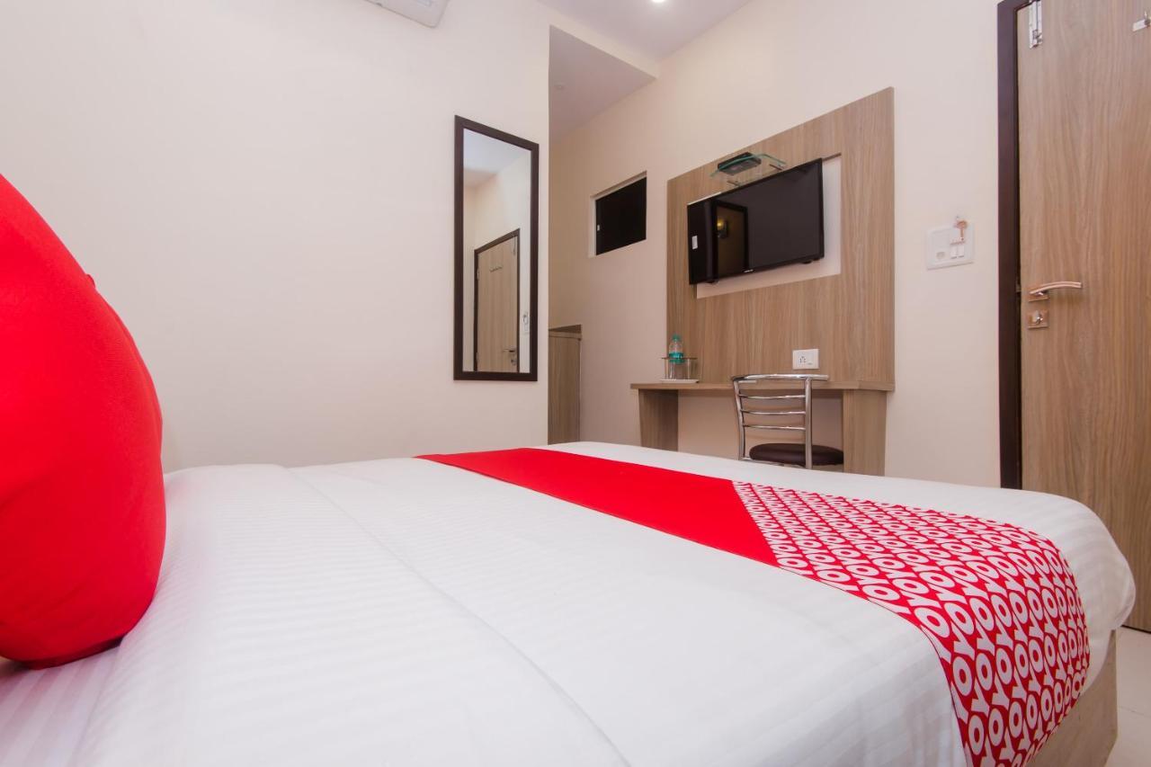 Oyo 14056 Golden Arch Hotel Мумбай Екстериор снимка
