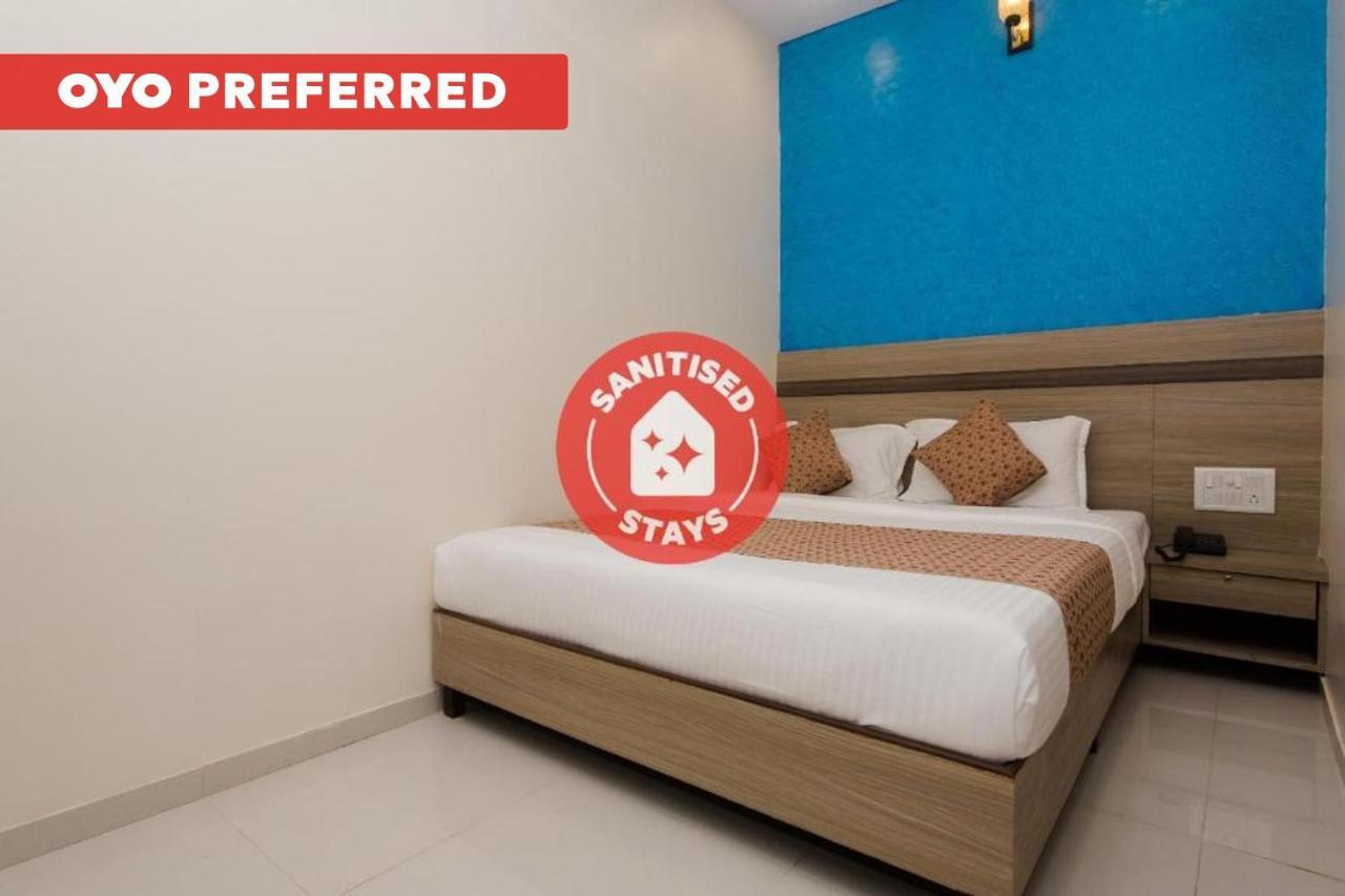 Oyo 14056 Golden Arch Hotel Мумбай Екстериор снимка